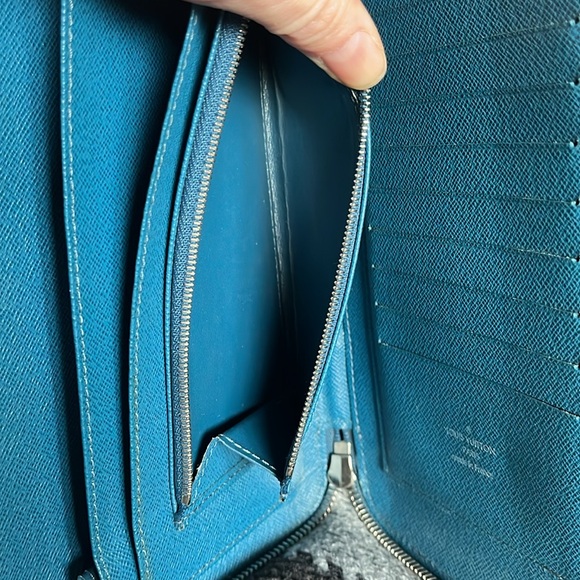 Louis Vuitton blue epi Infini organizer - Picture 8 of 14